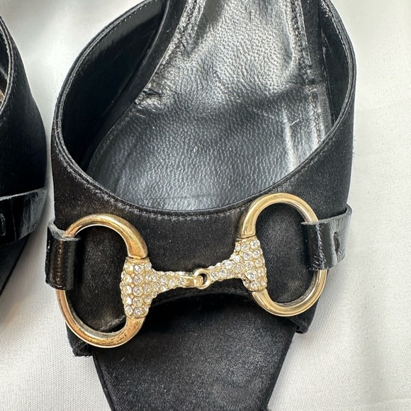 Gucci 🔥🔥 Black Women's Shoes with Gold Accents Size 9 1/2 - Picture 2 of 12